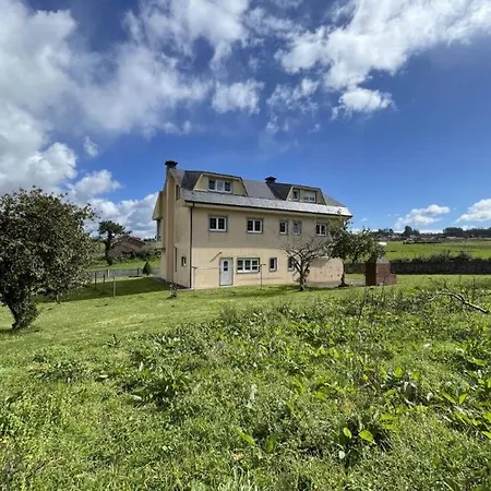 Casa Con Jardín, Al Lado De Playas