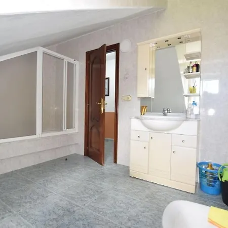 Casa Con Jardín, Al Lado De Playas Cee