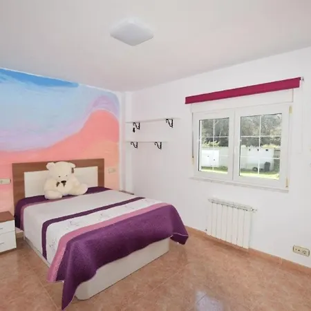 Casa Con Jardín, Al Lado De Playas Cee
